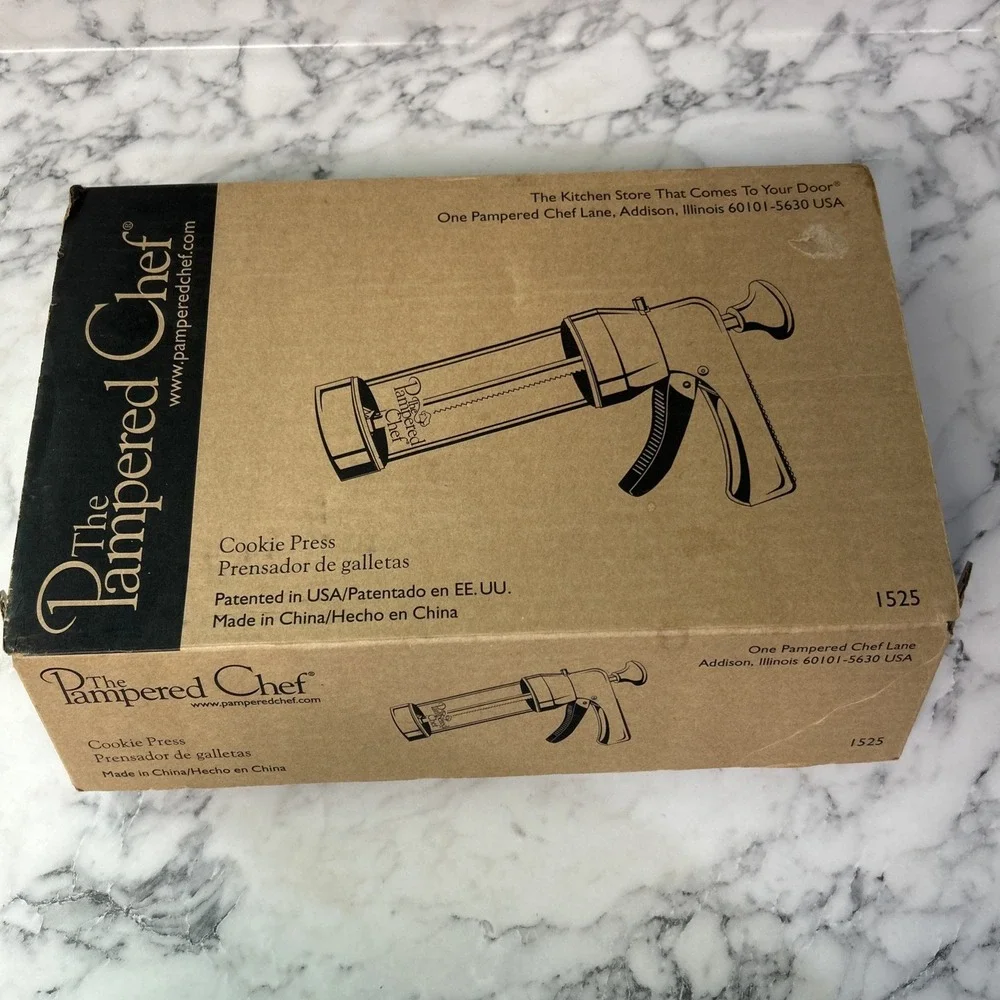 Pampered Chef Cookie Press 1525 All 16 Discs in Original Box w Recipe Book